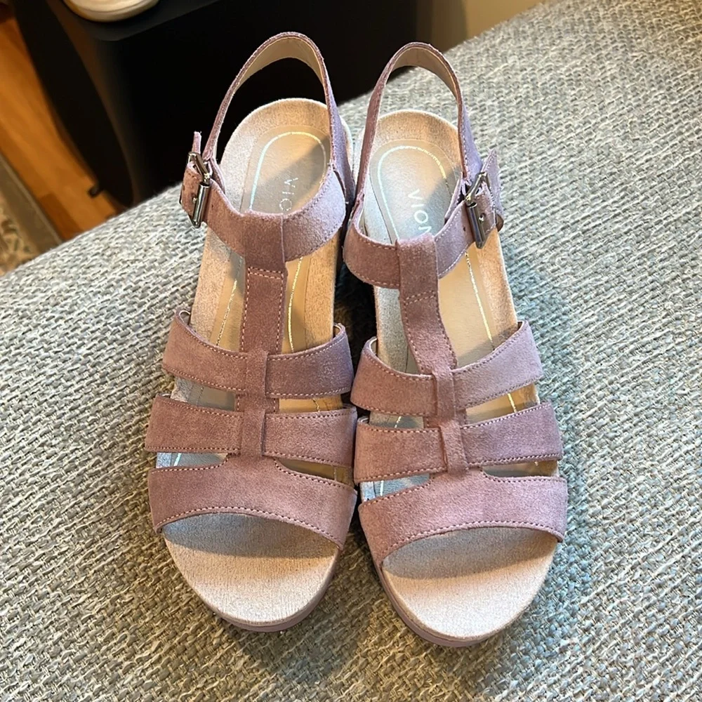 Vionic Tawny Mauve Wedge Sandals NWOT Suede Purple - Picture 5 of 11